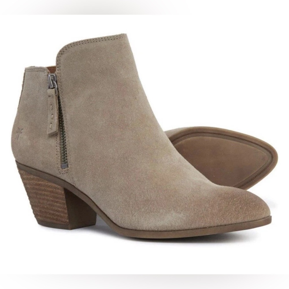 New FRYE Boots Judith Zip Ankle Bootie Leather Suede Taupe Women's Size 9.5